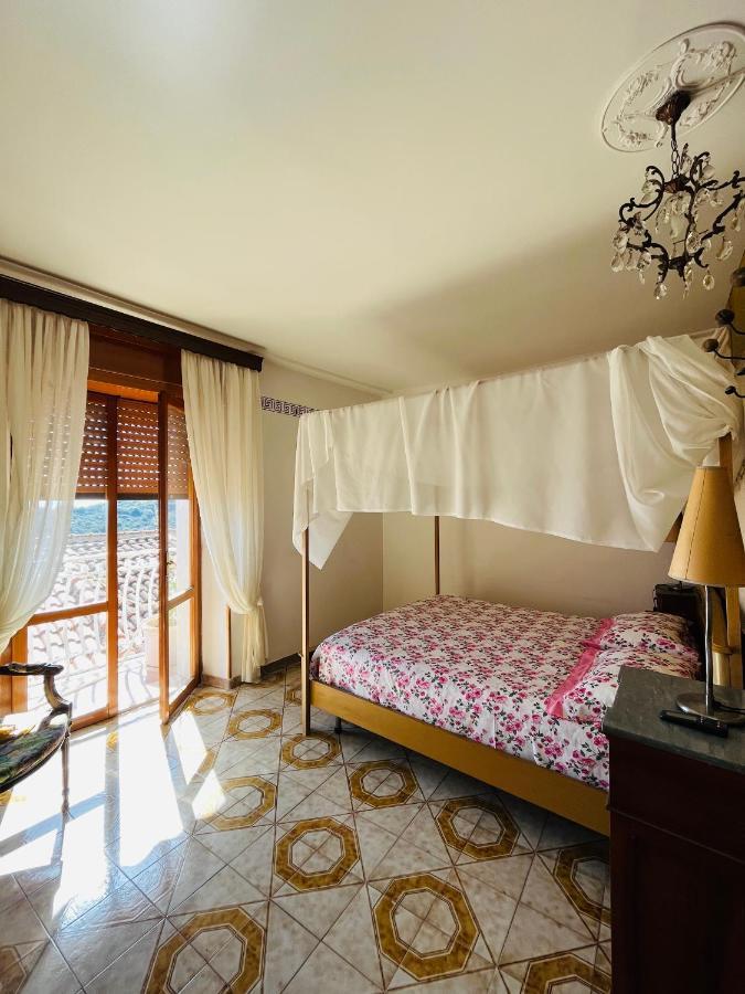 Ferienwohnung Big House Vicino Al Castello Rocca Imperiale Exterior foto